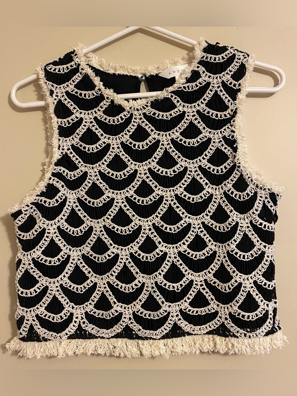 Adiva Boho Sleeveless Scalloped Crochet Lace Trim Top Black Cream Size Small